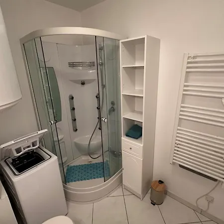 Cosy Cocoon Close To The Sea Apartment *